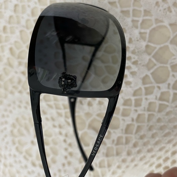 VERSACE SUNGLASSES - Picture 2 of 6